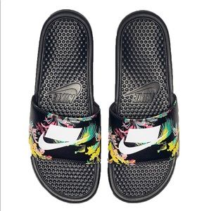 Nike Benassi Floral Slides Size 8M